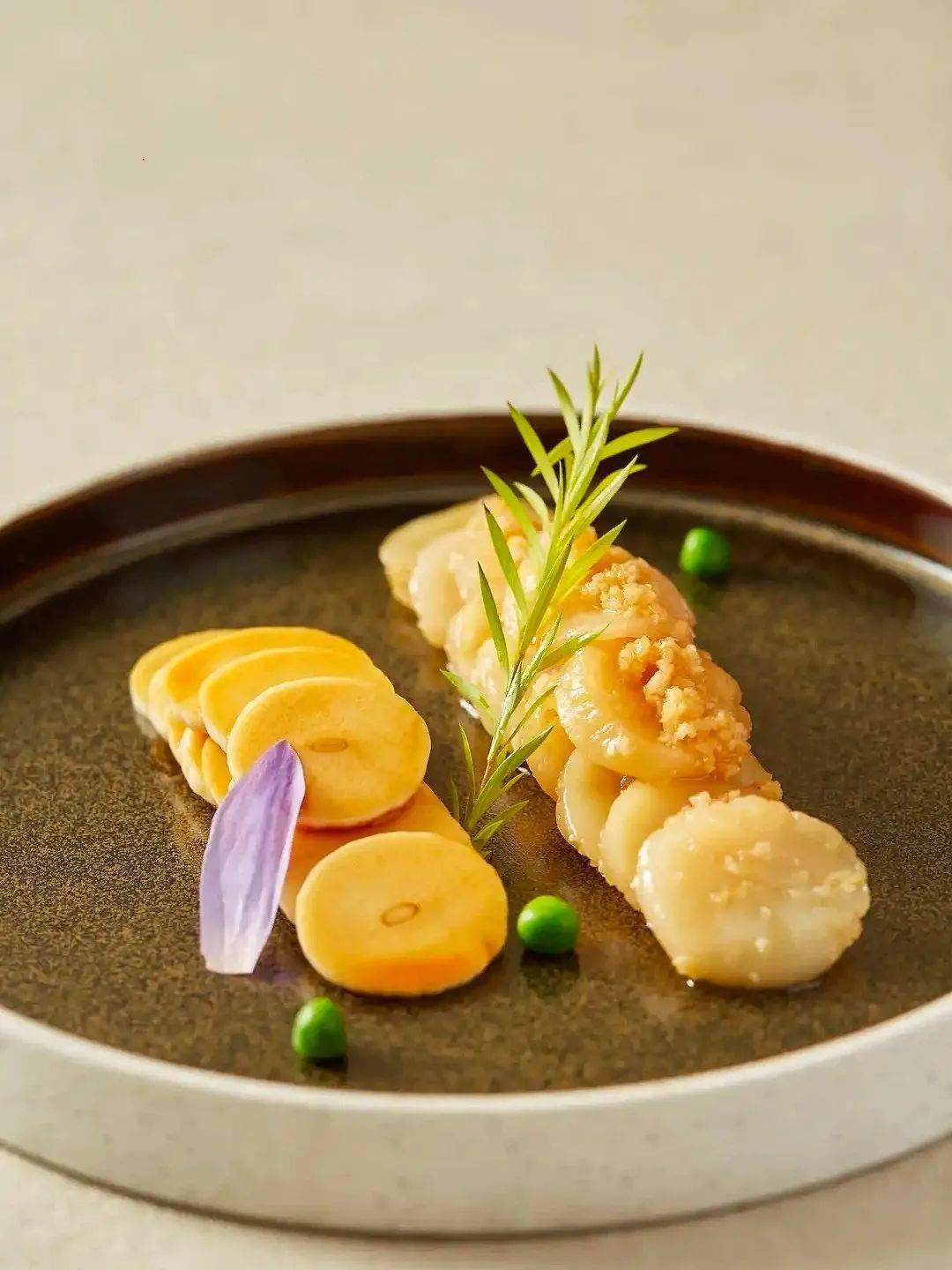 粤菜创新风潮，传统与现代完美融合的美食探索